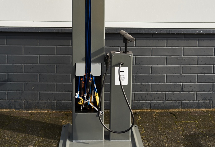 Bike repair station